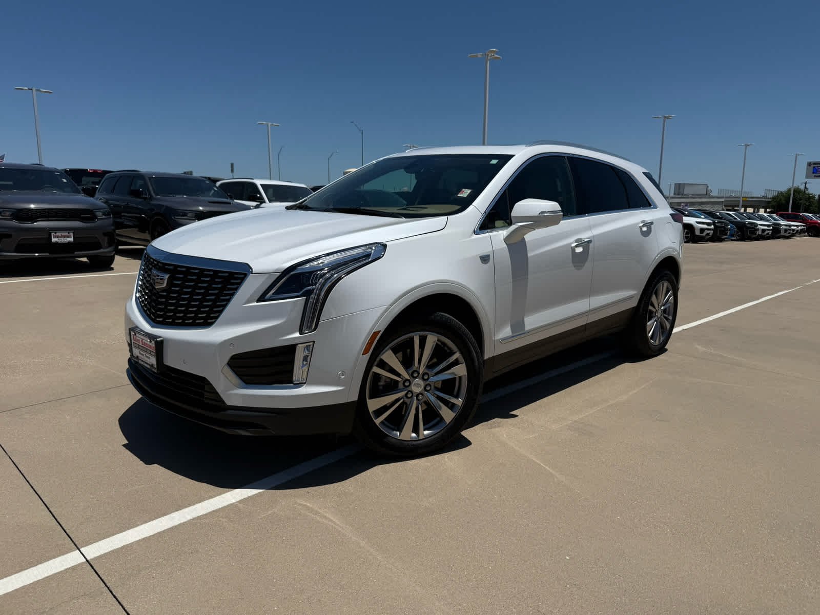 Used 2023 Crystal White Tricoat Cadillac FWD Premium Luxury image 4