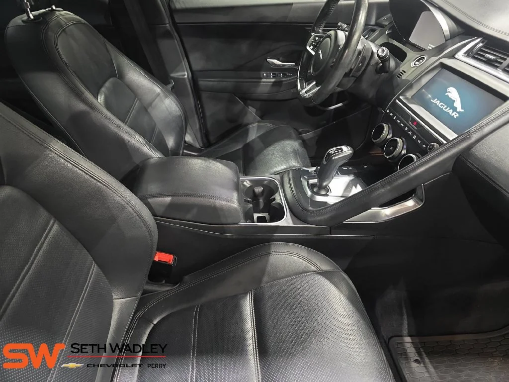 Used 2020 Silver Jaguar SE image 10
