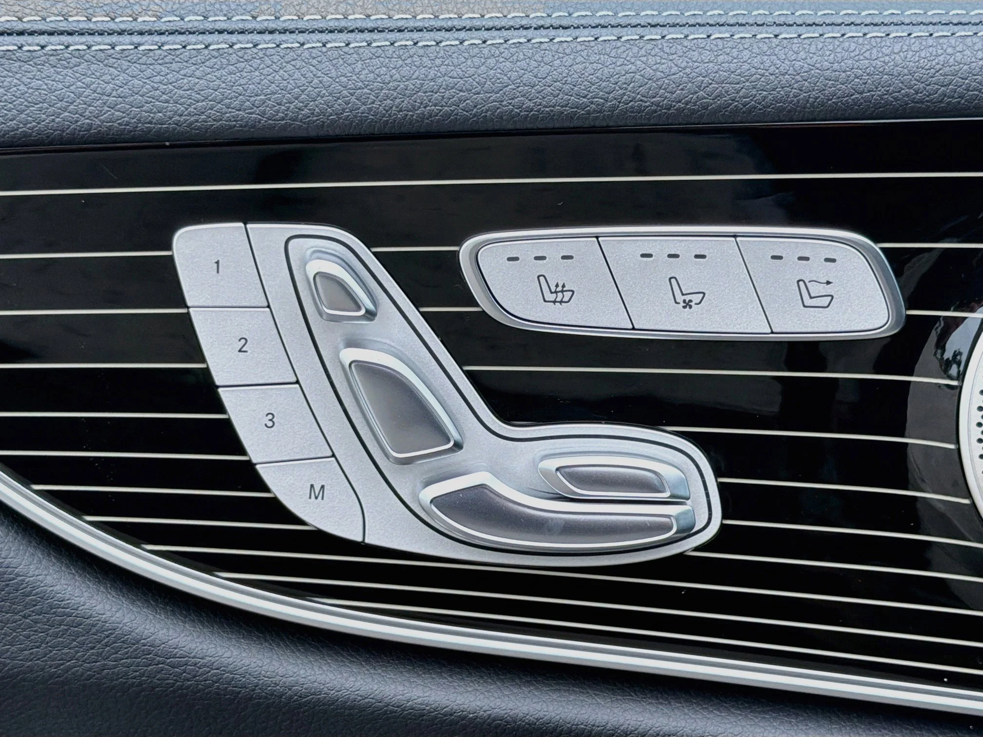 2023 Mercedes-Benz E-Class E450 - Photo 25