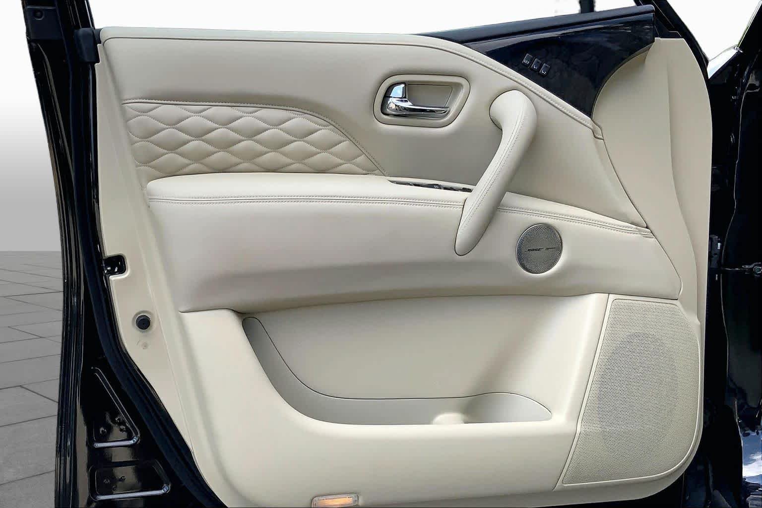 Used 2020 Mineral Black INFINITI LUXE image 22