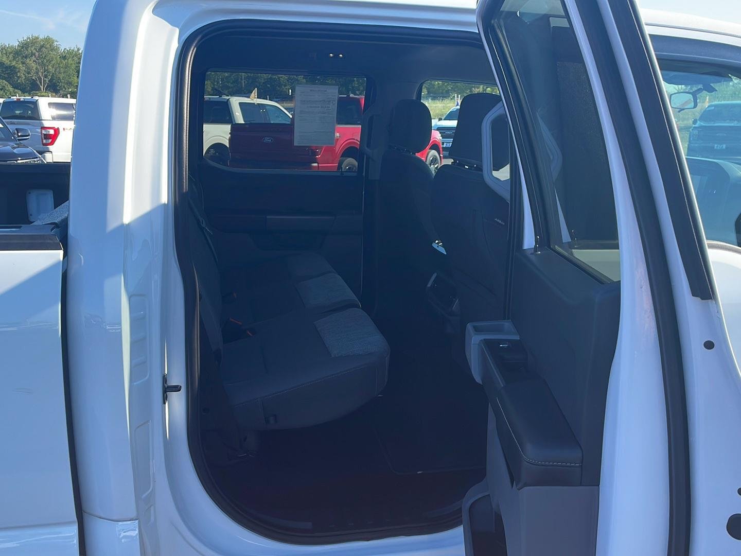 Certified Used 2022 Oxford White Ford XLT image 30