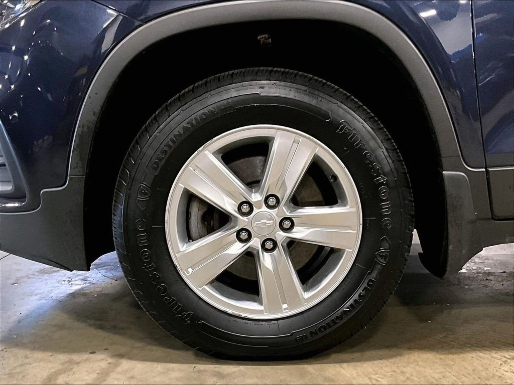 Used 2019 Blue Chevrolet LS image 7