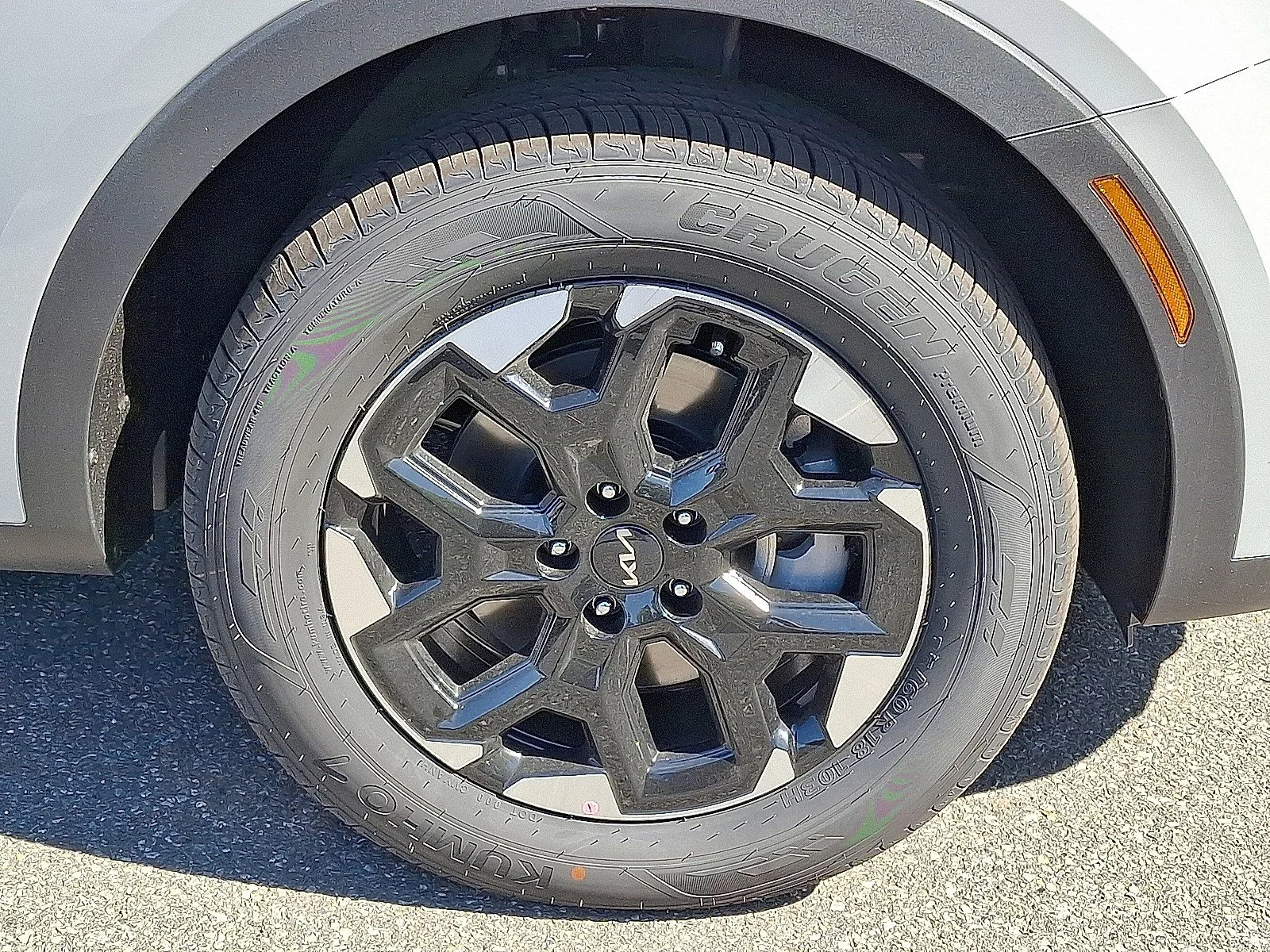 New 2026 Wolf Gray Kia S image 5