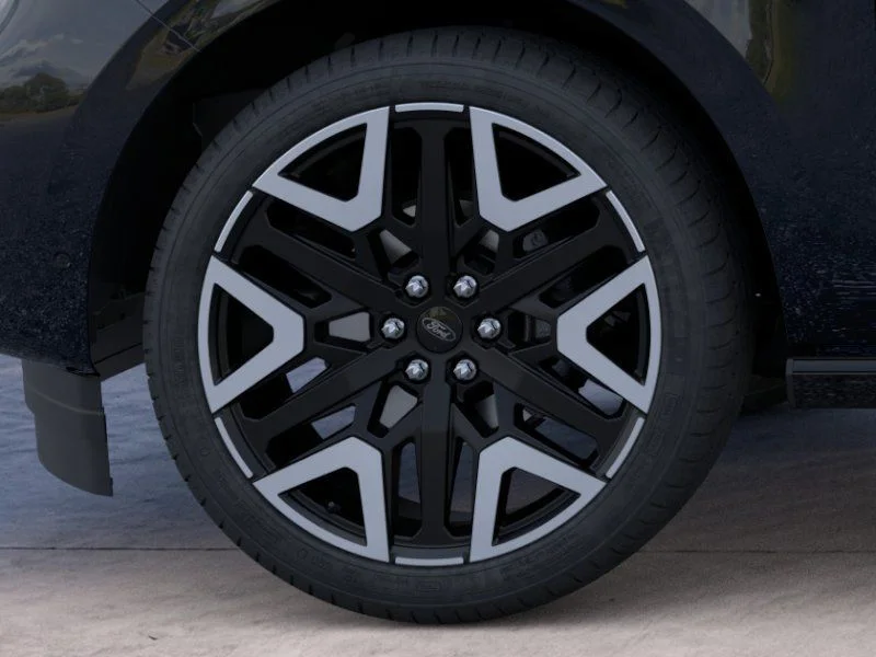 New 2026 Black Ford Platinum image 19