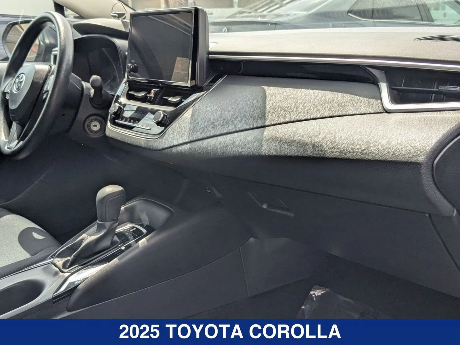 Used 2025  Toyota LE image 23