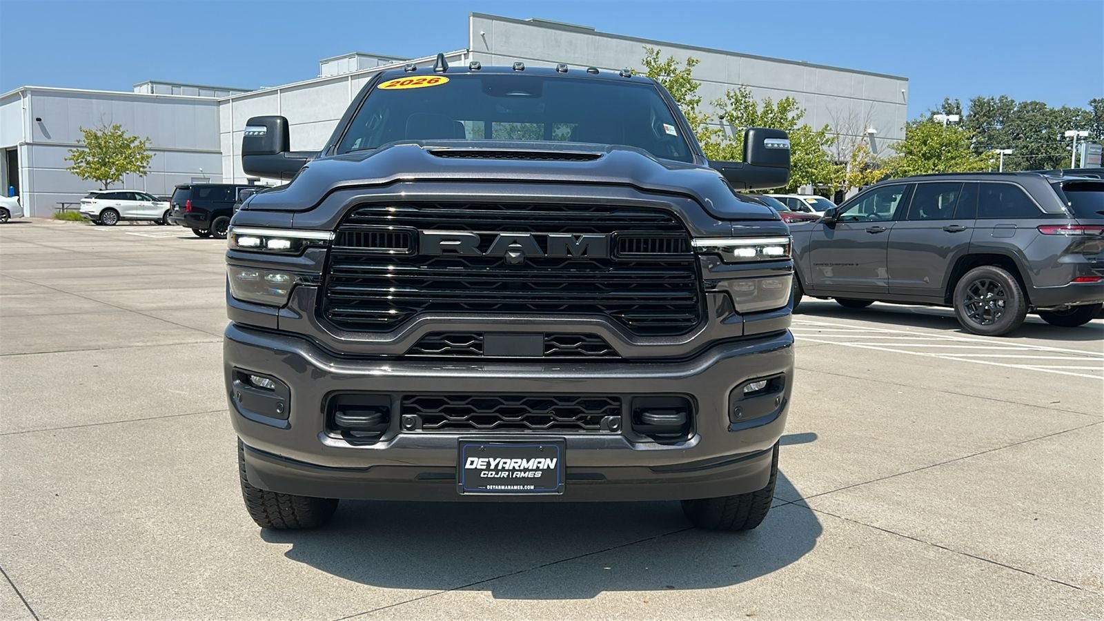 New 2026 Granite Crystal Metallic Clear-Coat Exterior Paint RAM Laramie image 9