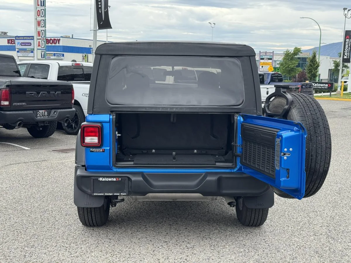 Used 2023 Blue Jeep Sport S image 8