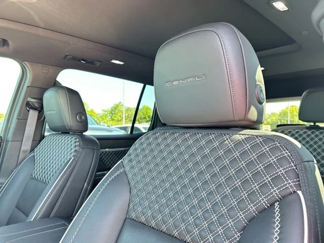 Used 2024 White GMC Denali image 38