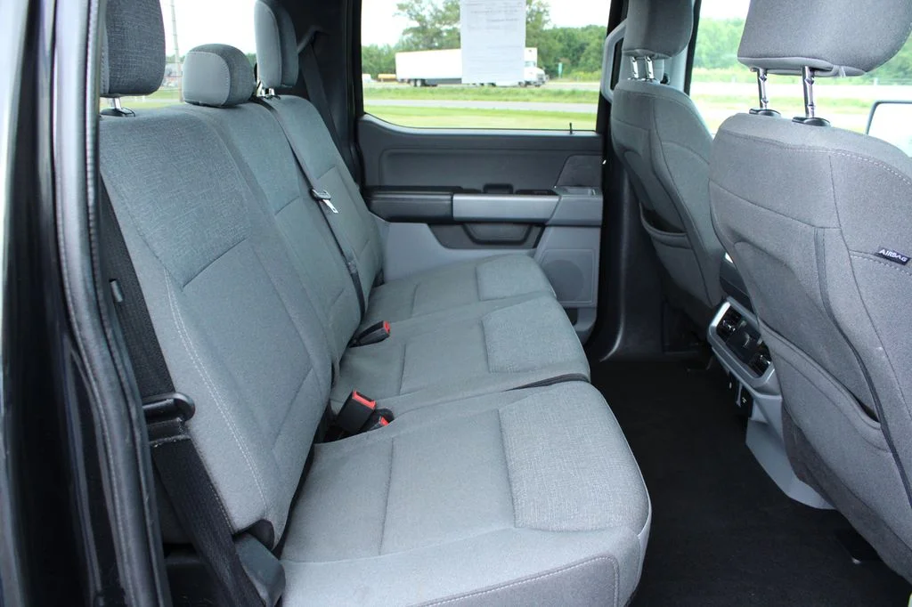 Used 2024 Black Metallic Ford XLT image 17