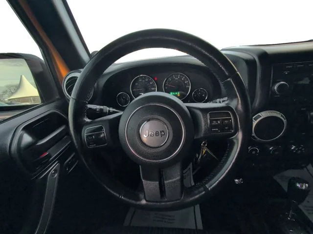 2012 Jeep Wrangler Unlimited Sahara - Photo 12
