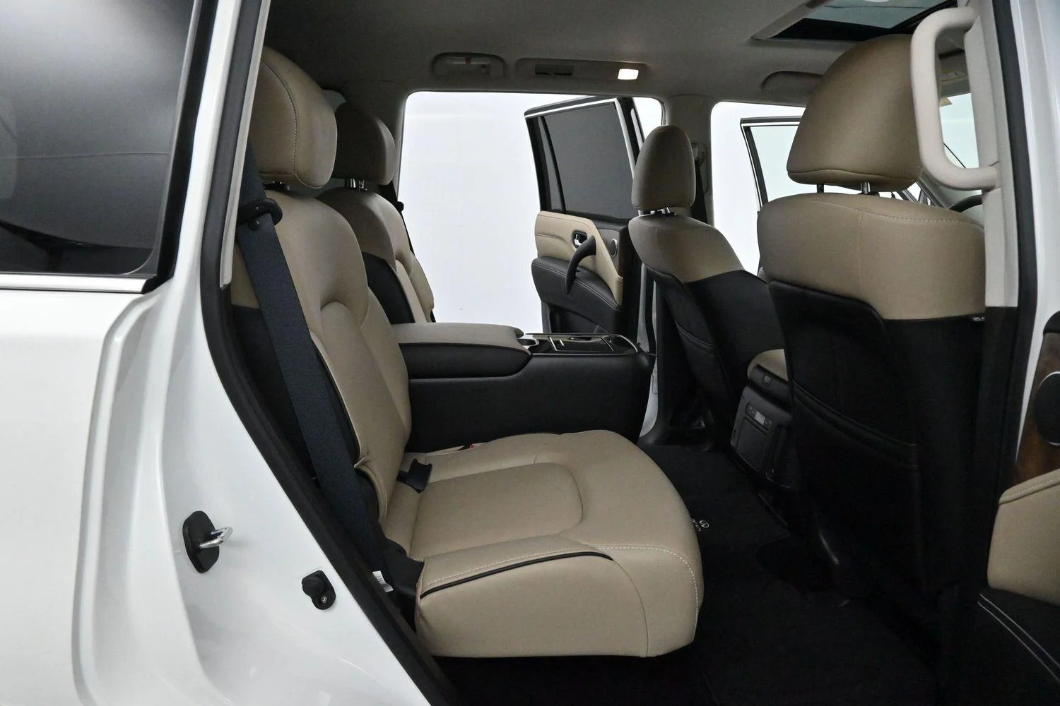 Used 2023 Moonstone White INFINITI PREMIUM SELECT image 42