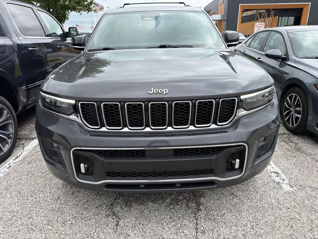 Used 2021 Gray Jeep Overland image 7