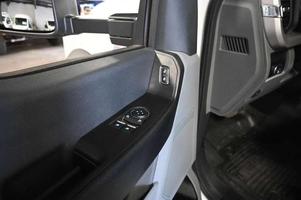 2025 Ford F-550 Super Duty Chassis Cab XL - Photo 11