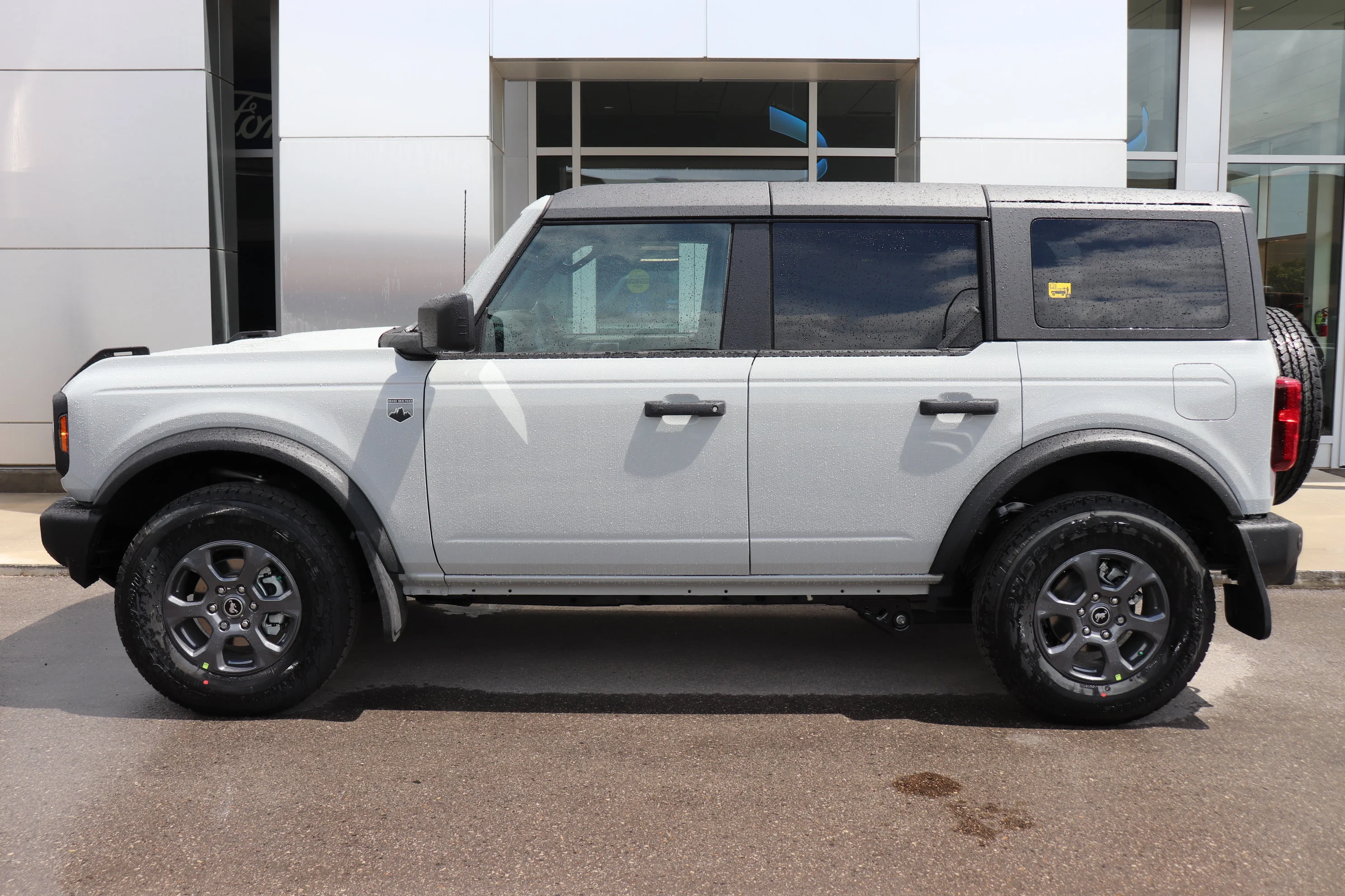 New 2026 AVALANCHE GREY Ford Big Bend image 3