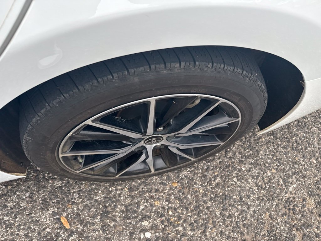 Used 2024  Toyota SE image 3