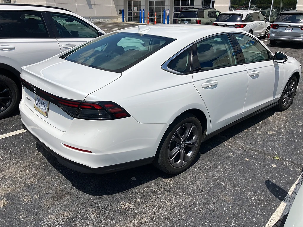Certified Used 2023 Platinum White Pearl Honda EX image 6