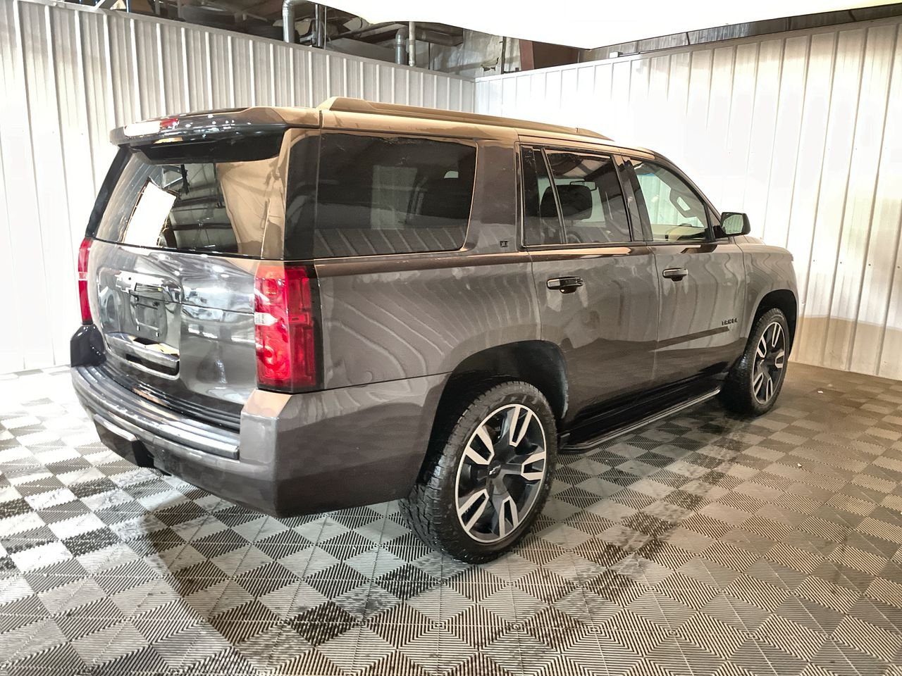 Used 2018 TUNGSTEN METALLIC Chevrolet LT image 31