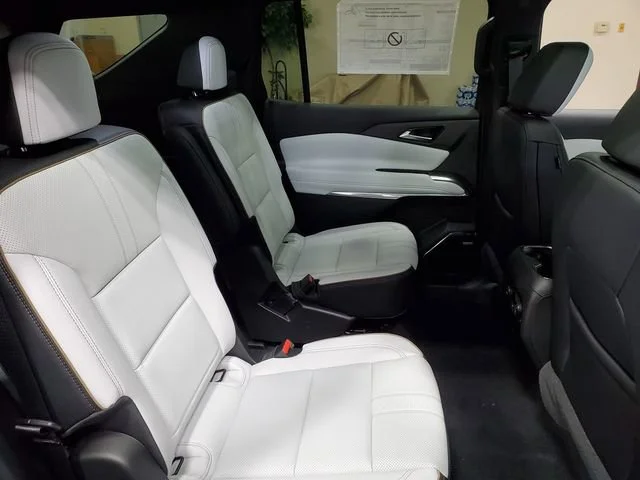 2025 Chevrolet Traverse High Country - Photo 14