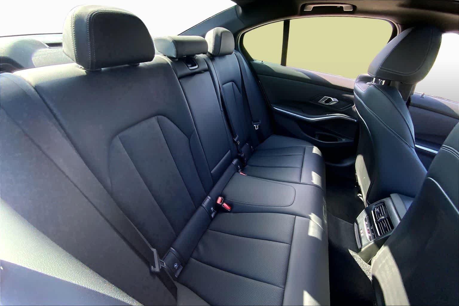Used 2025 Skyscraper Grey Metallic BMW 330i image 19