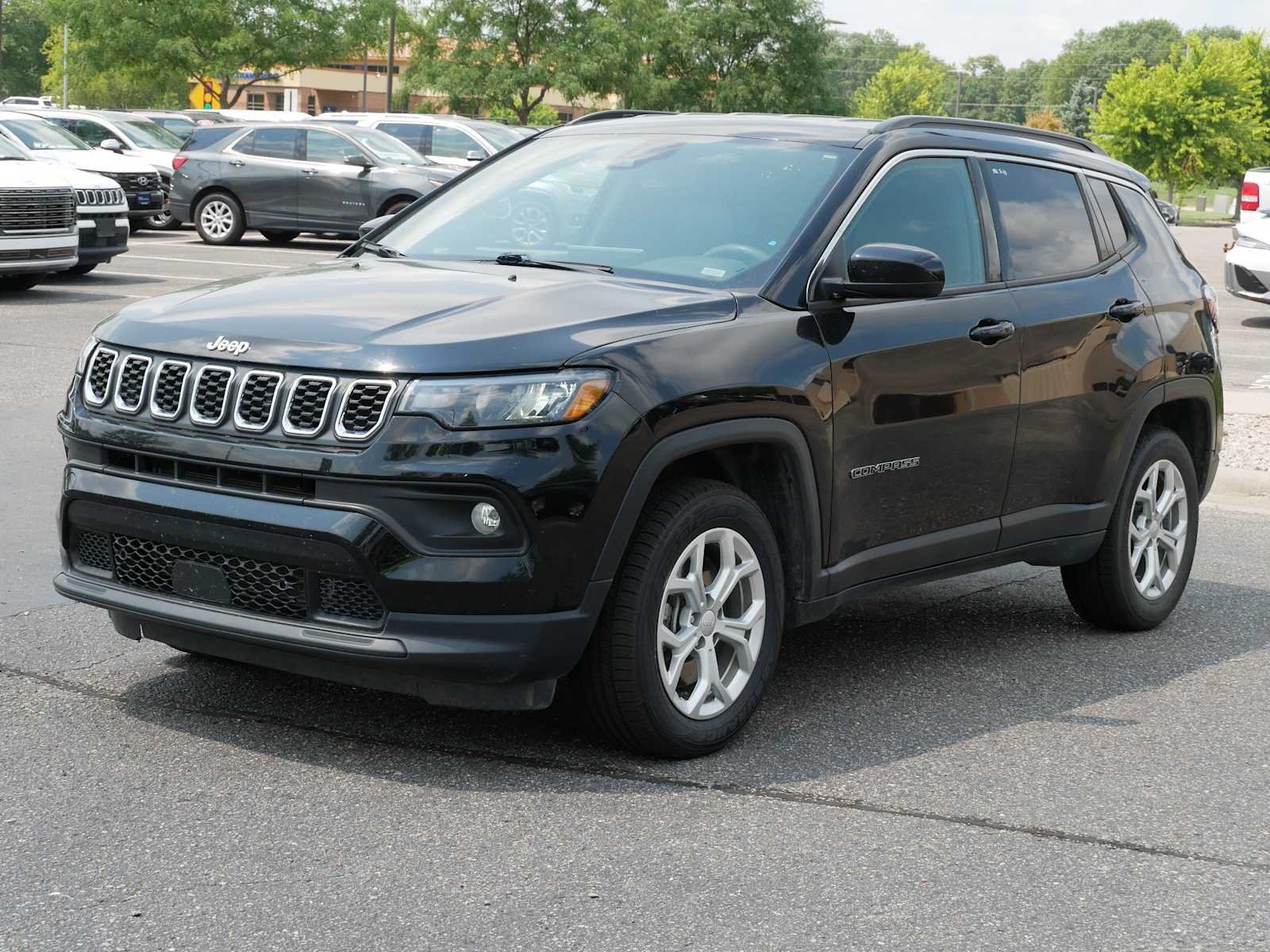 Used 2024 Jeep Compass Latitude with VIN 3C4NJDBN4RT110536 for sale in Mankato, Minnesota