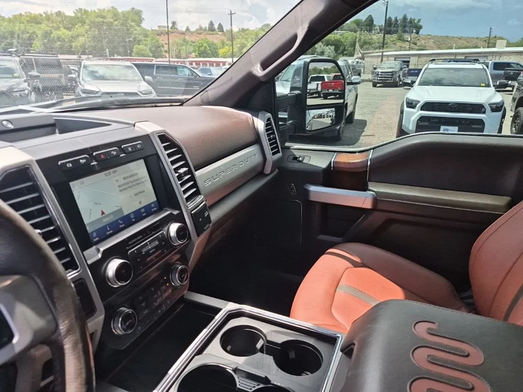 Used 2020 Agate Black Metallic Ford King Ranch image 25