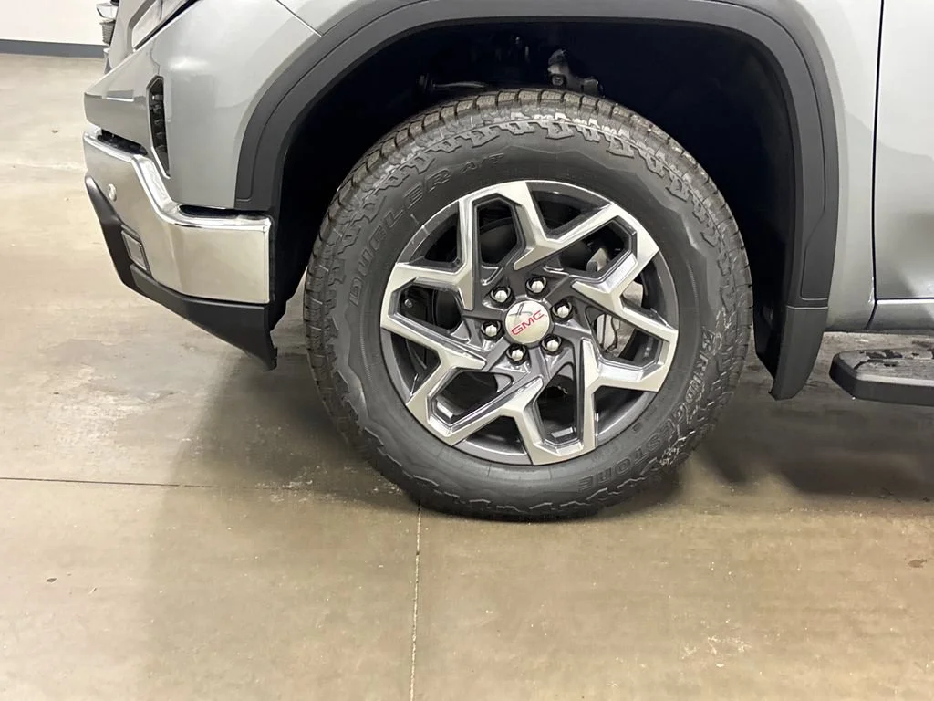 2026 GMC Sierra 1500 SLT - Photo 8