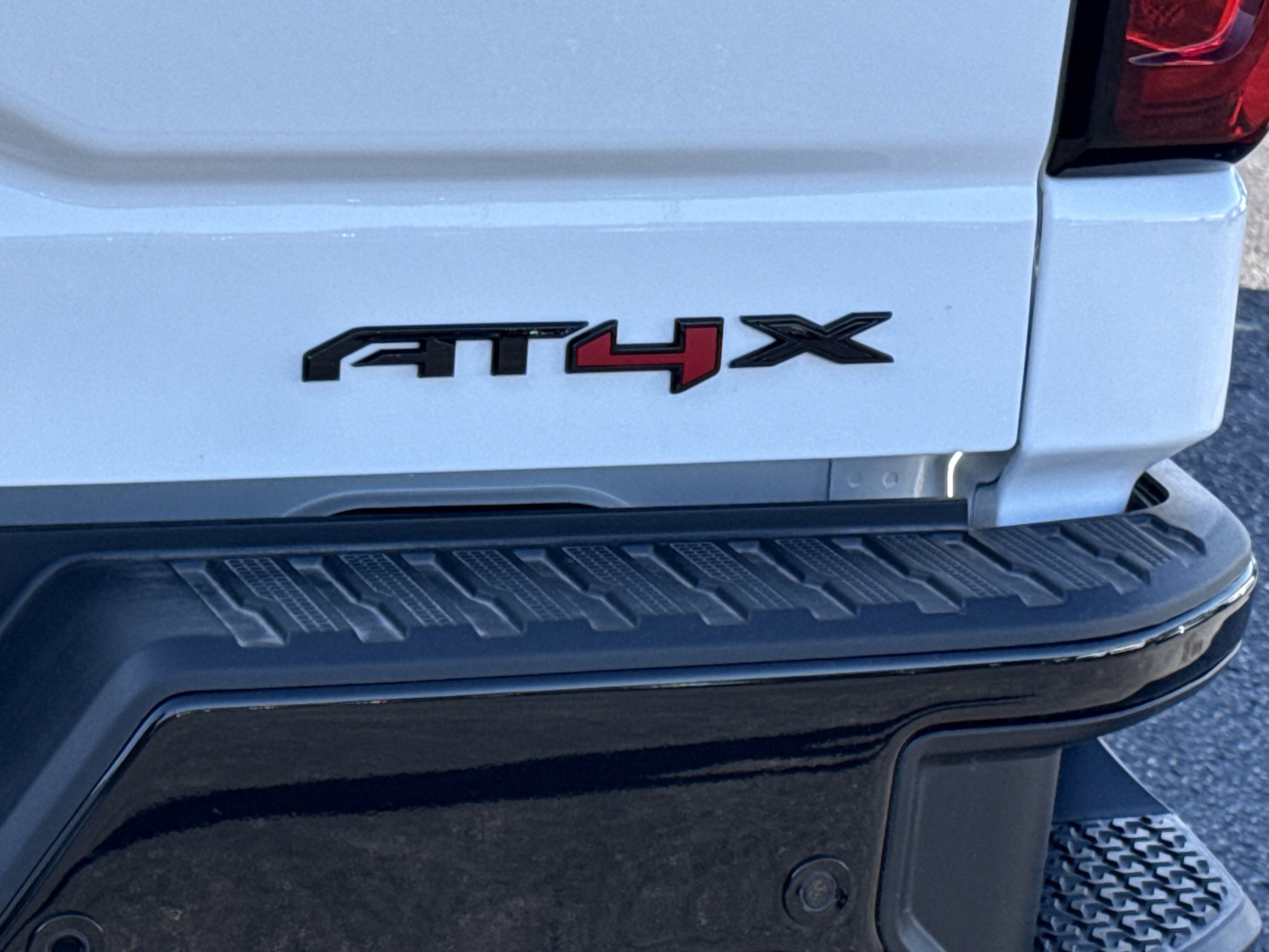 2026 GMC Sierra 1500 AT4X - Photo 10