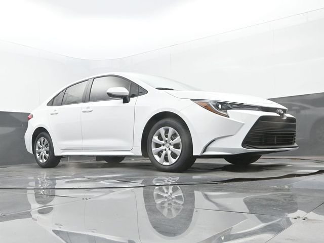 New 2026 Ice Cap Toyota LE image 22
