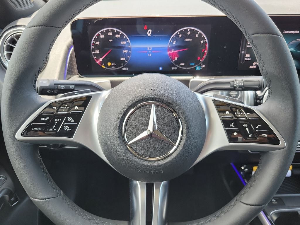 New 2026 Polar White Mercedes-Benz GLB 250 image 27