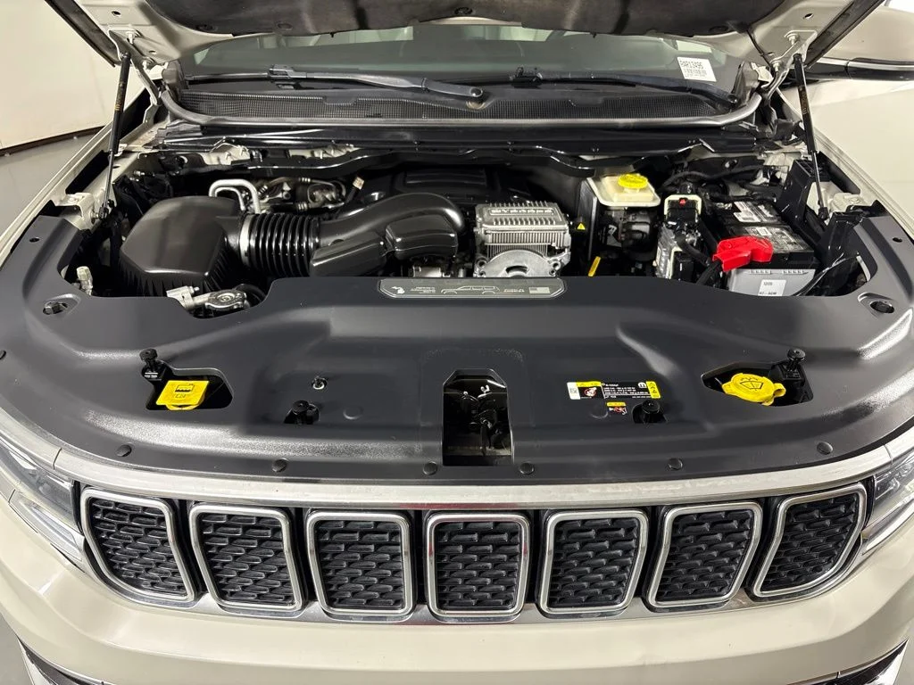Used 2022 White Jeep Series II image 43