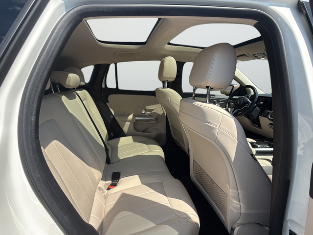 Used 2021 White Mercedes-Benz GLA 250 image 24