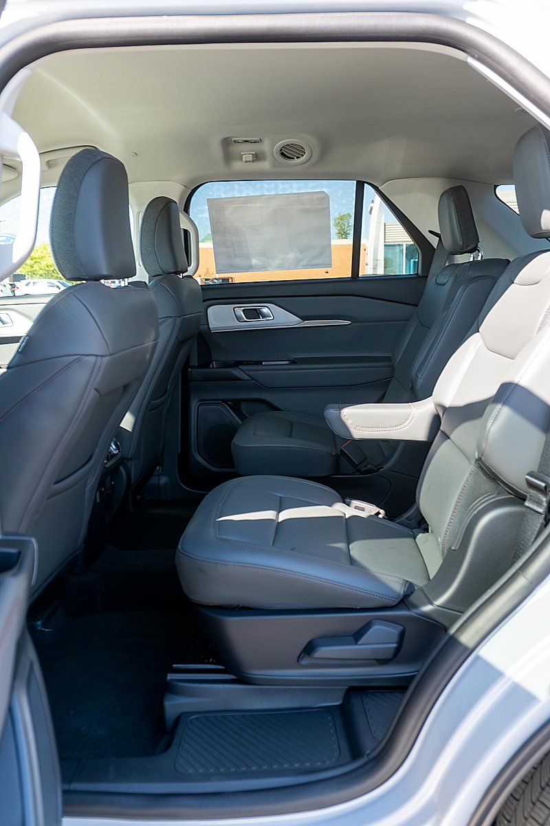 New 2026 Space White Metallic Ford Active image 9