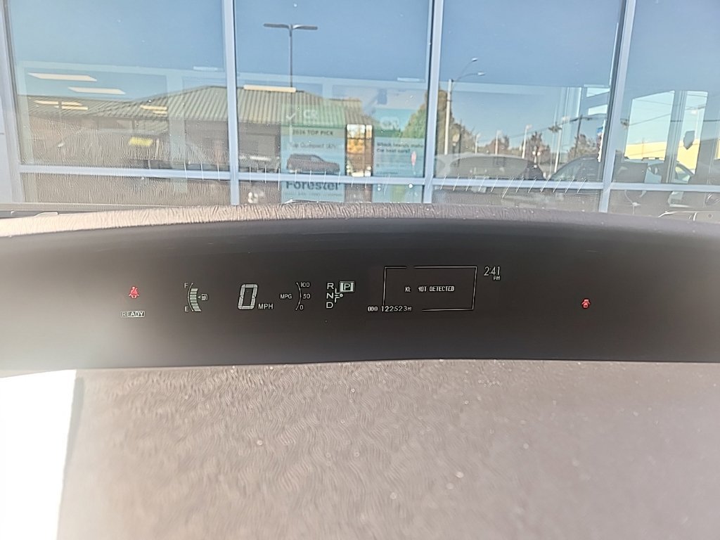 Used 2015 Gray Toyota Three image 11