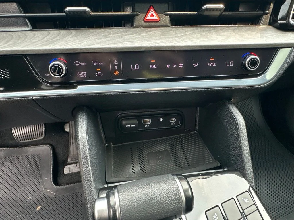 Used 2023 Black Kia X-Line image 16