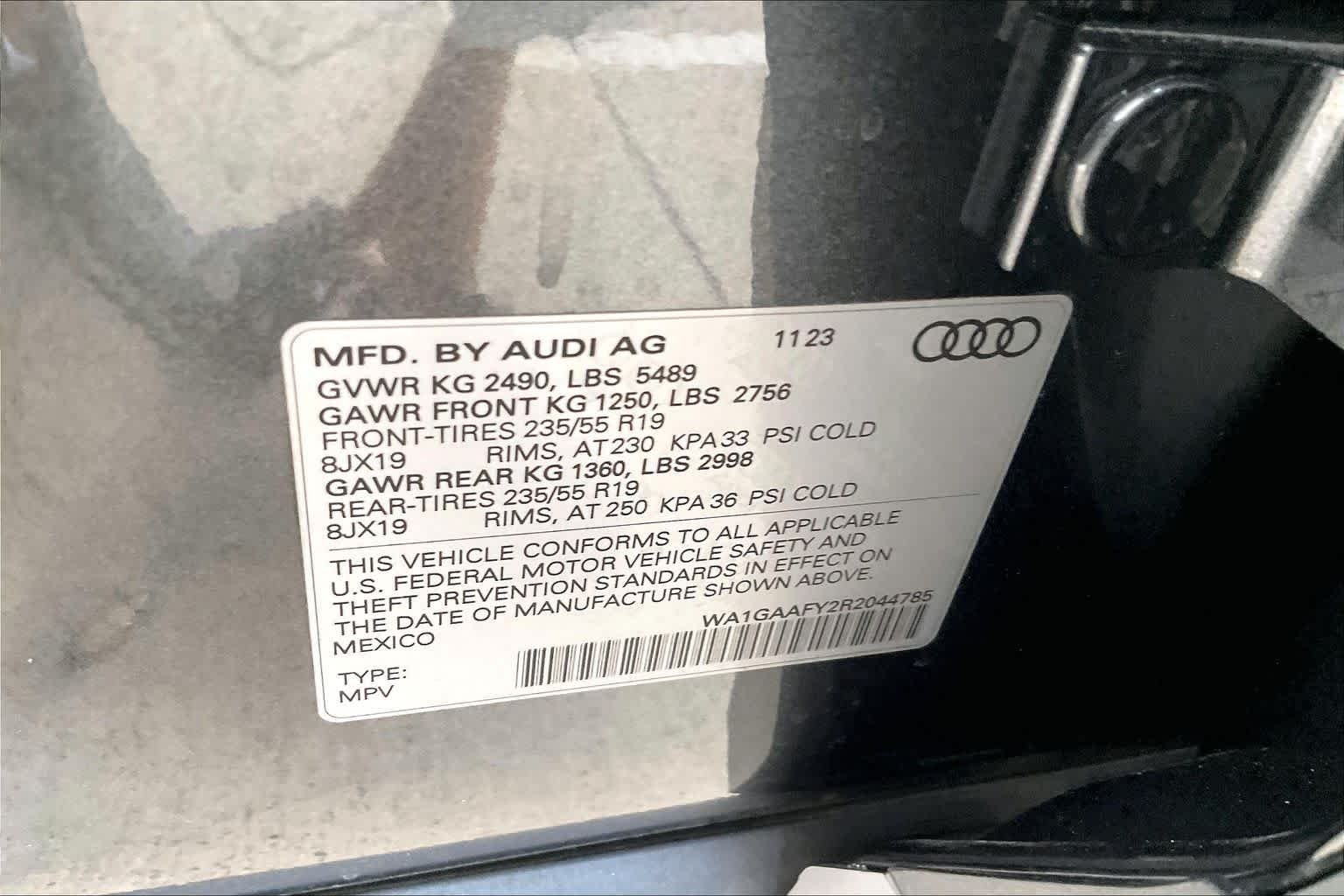 Used 2024 Daytona Gray Pearl Effect Audi S line Premium image 35