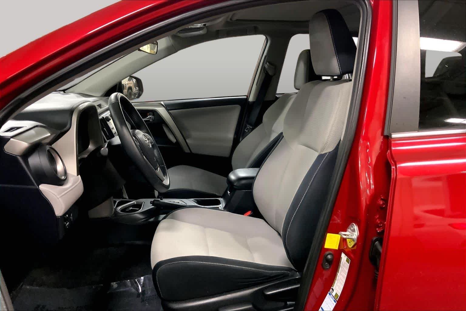 Used 2016 Barcelona Red Metallic Toyota XLE image 8