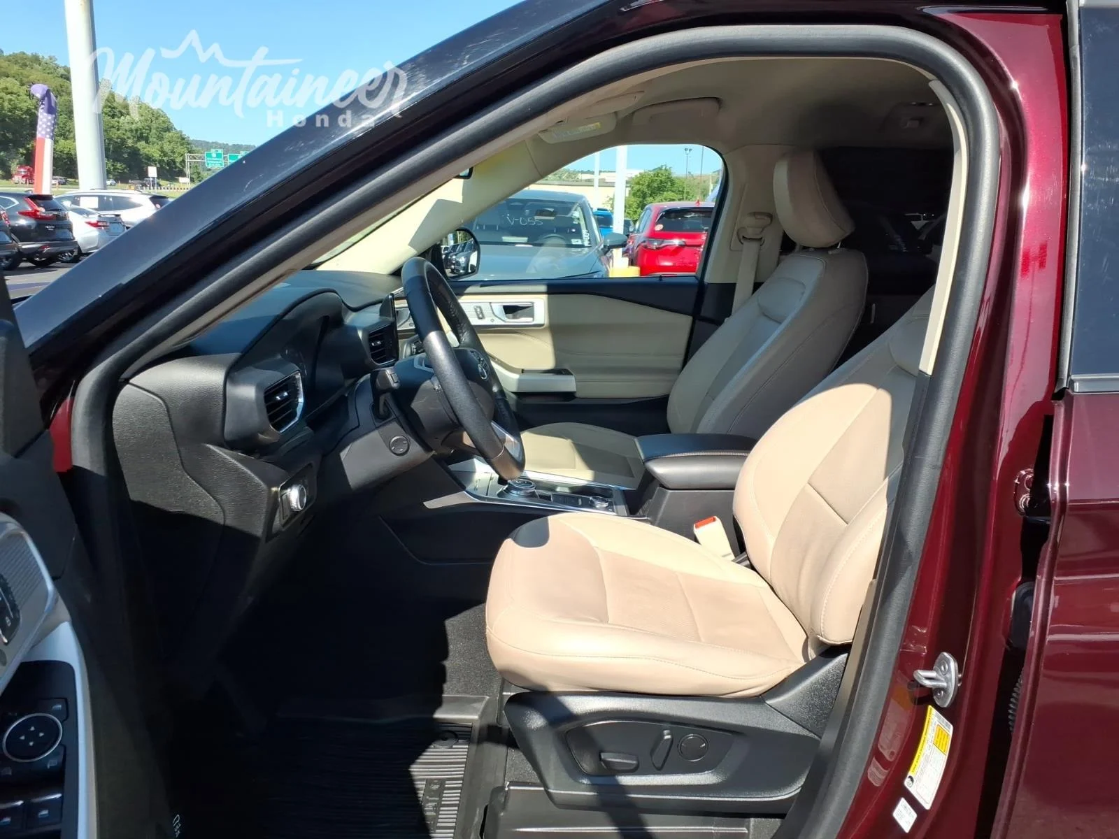 Used 2022 Burgundy Velvet Metallic Tinted Clearcoat Ford Limited image 14