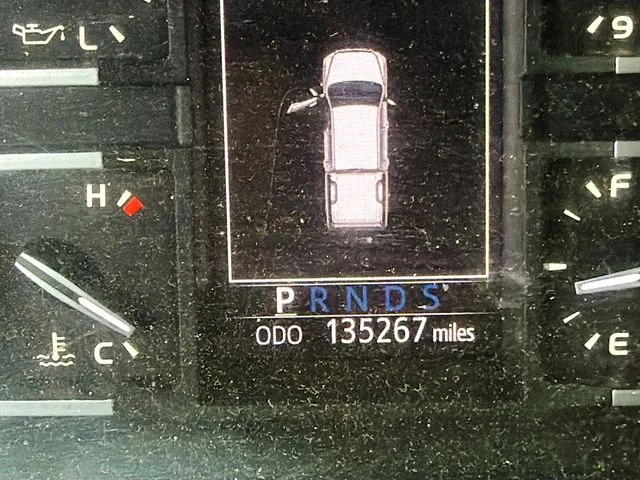 Used 2019 White Toyota SR5 image 8