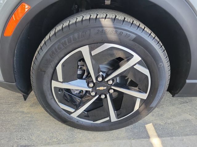 Used 2026 Sterling Gray Metallic Chevrolet LT image 31