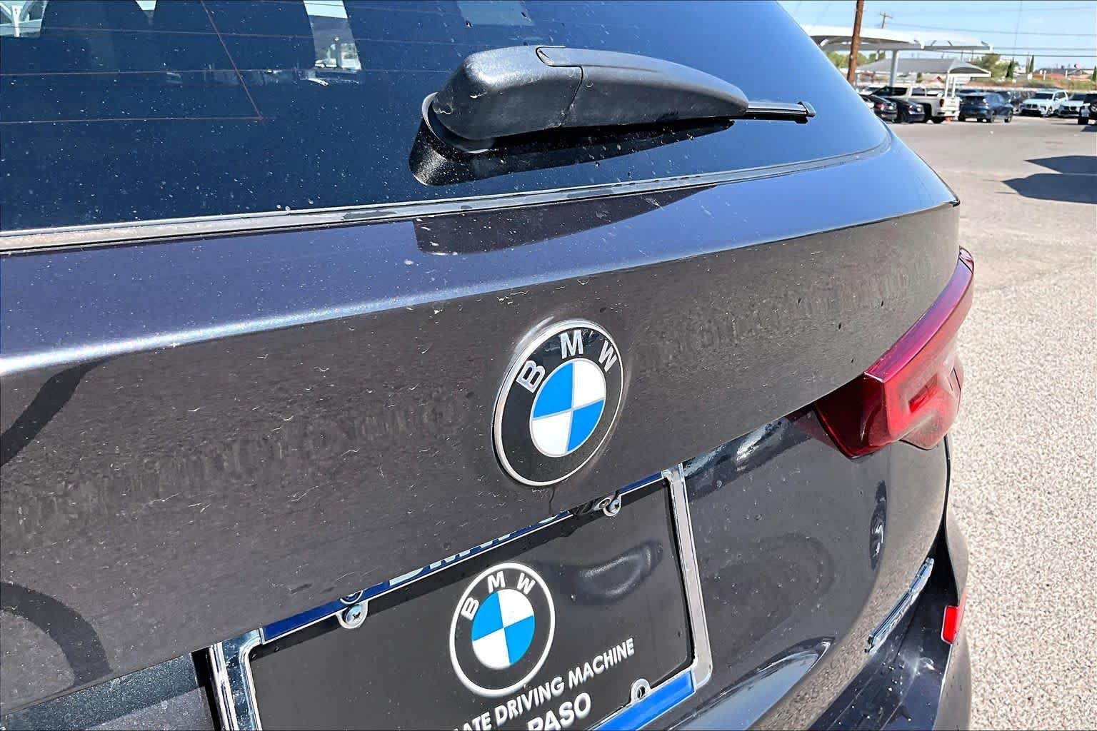 Used 2021 Dark Graphite Metallic BMW sDrive30i image 9