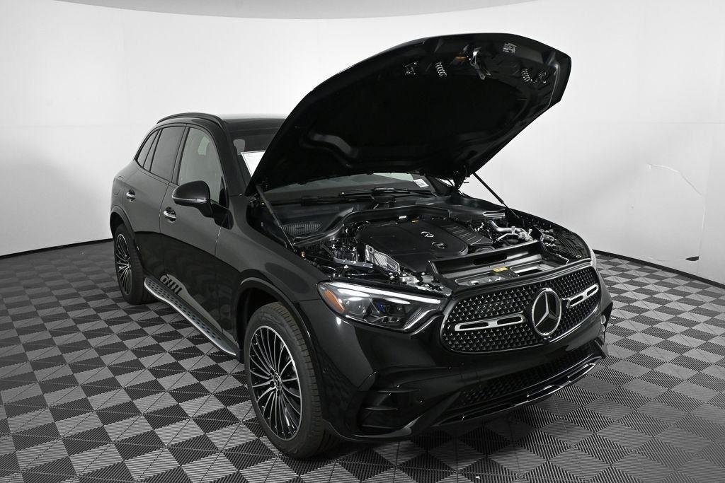 New 2026 Obsidian Black Metallic Mercedes-Benz GLC 300 image 34