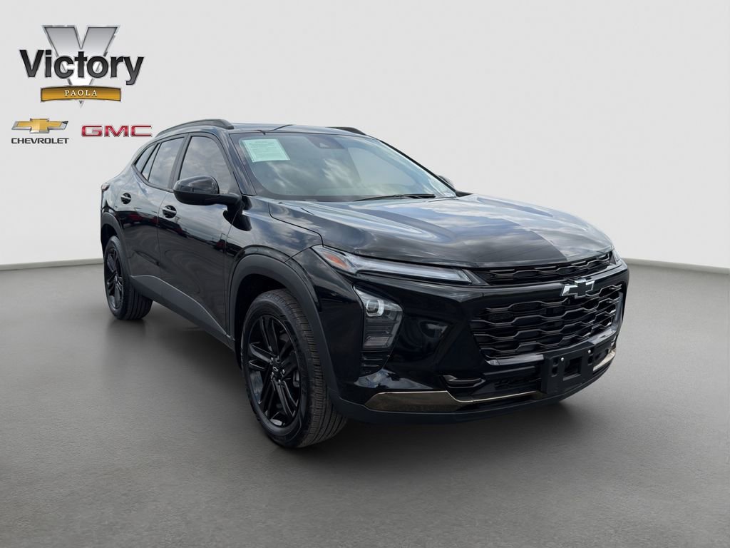 Used 2025 Mosaic Black Metallic Chevrolet ACTIV image 8