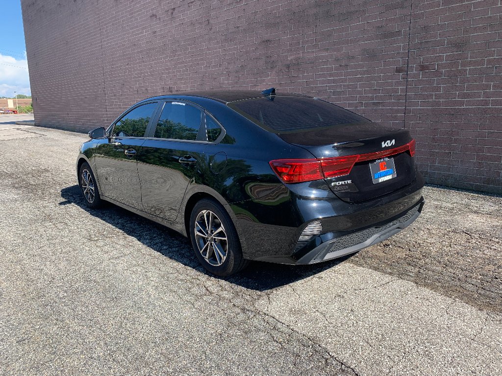 Used 2023 Aurora Black Kia LXS image 3