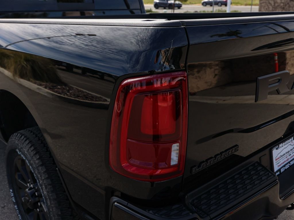 New 2026 Diamond Black Crystal Pearl-Coat Exterior Paint RAM Laramie image 6