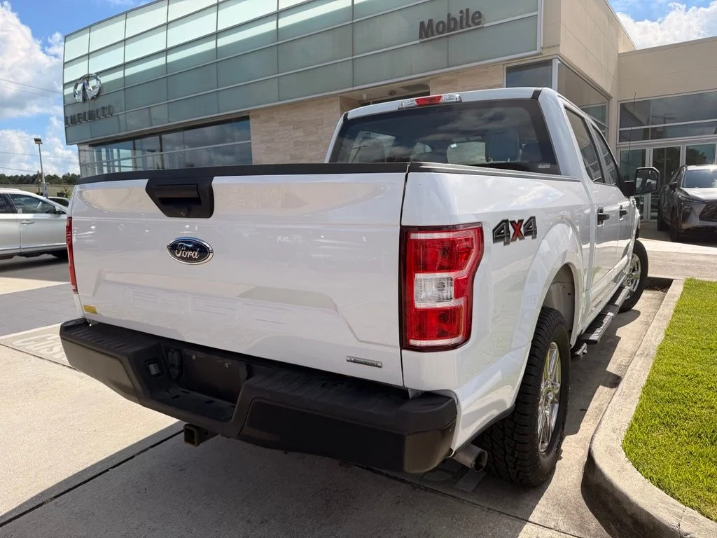 Used 2020 White Ford XL image 12