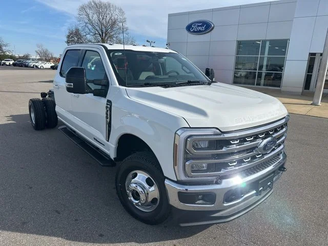 2026 Ford F-350 Super Duty Chassis Cab Lariat - Photo 6