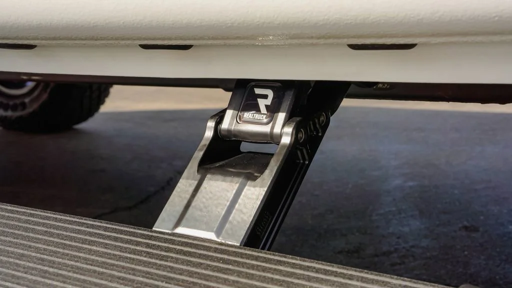 2026 GMC Sierra 1500 AT4X - Photo 9