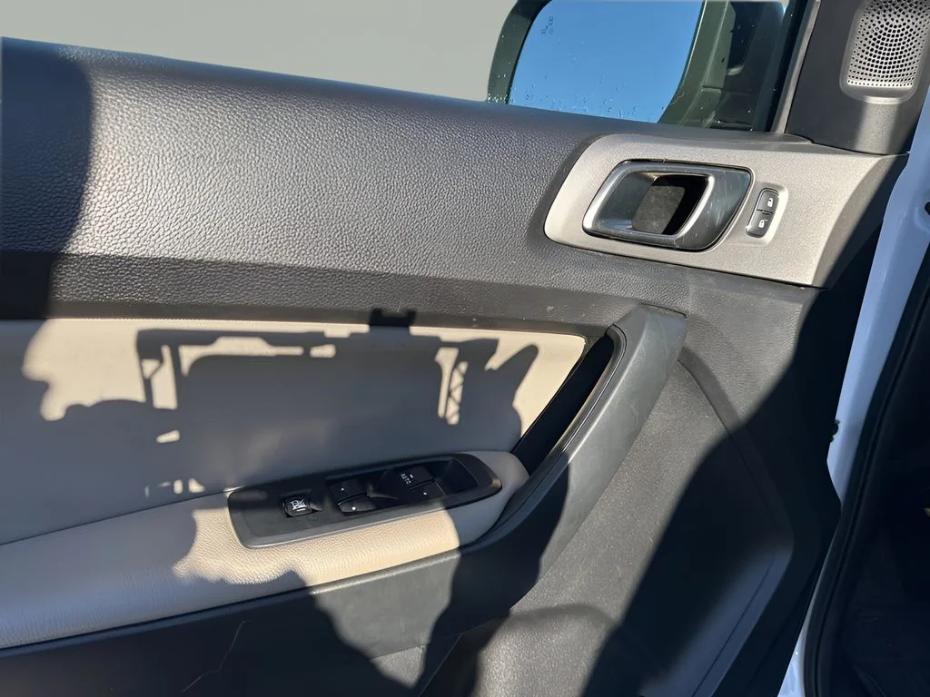 Used 2019 White Ford XLT image 23