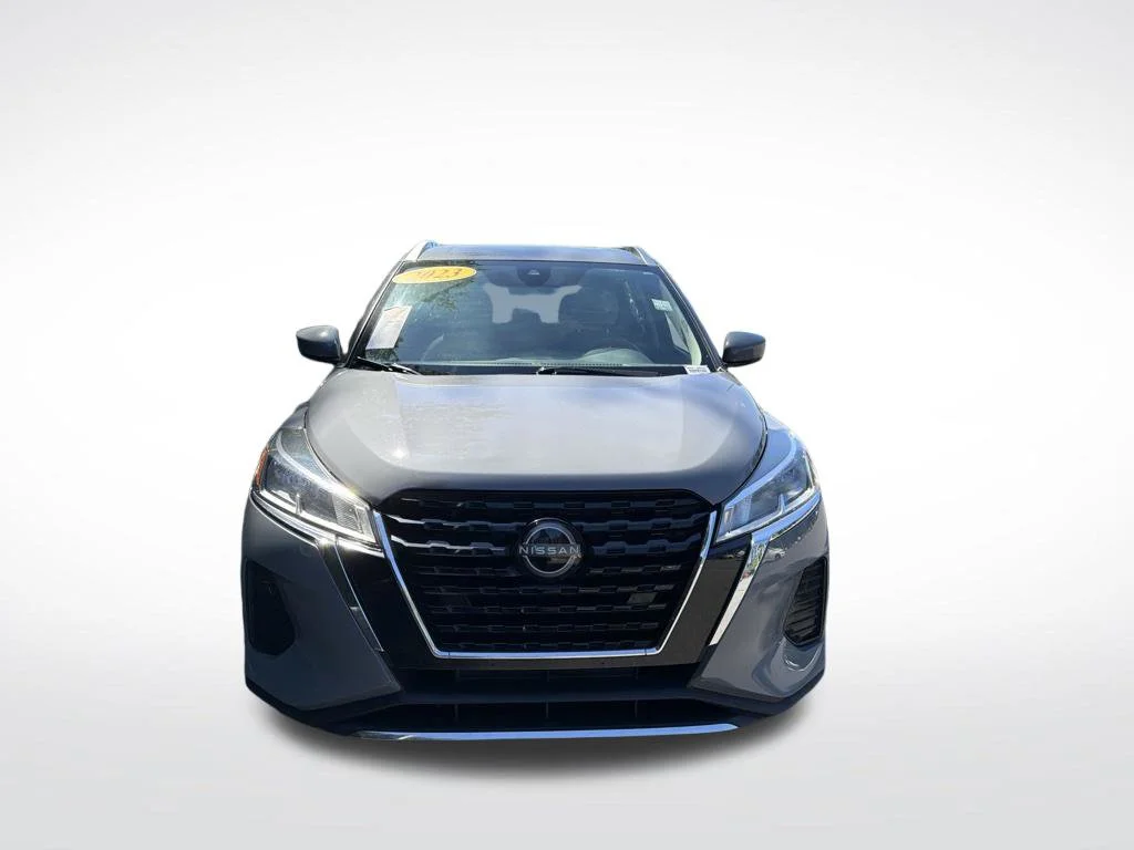 Used 2023 Boulder Gray Nissan SV image 3