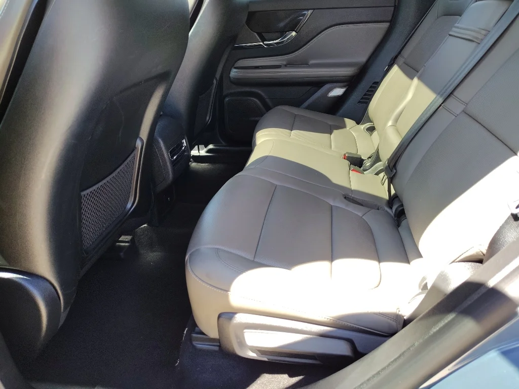 Used 2024 Whisper White Lincoln Grand Touring image 14